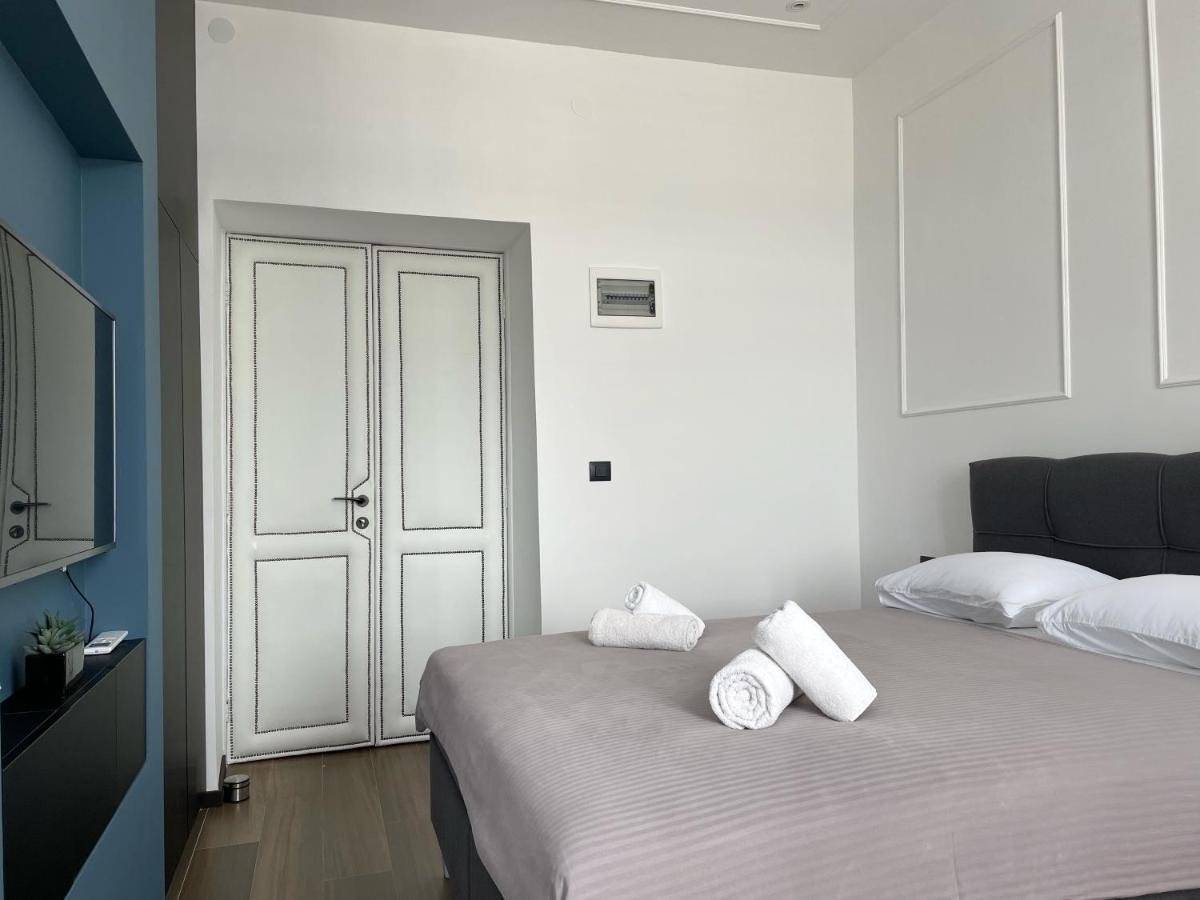 Navis City Apartments Pula Exterior foto